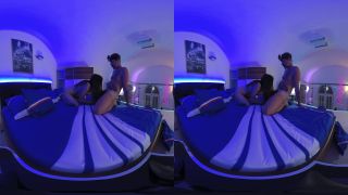FakeAgent Brunette takes first big dick w tight ass noodlemagazines
